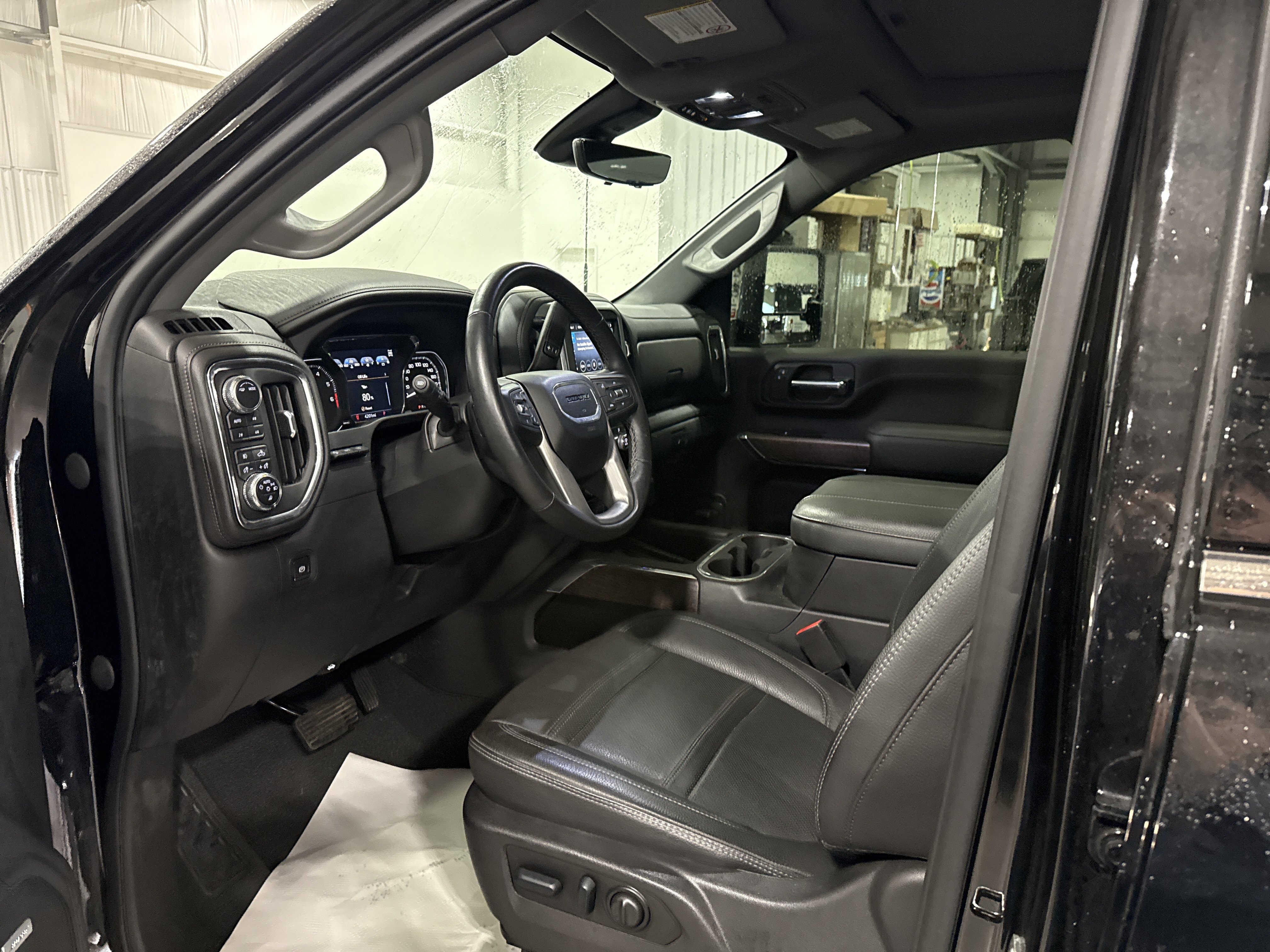 Used 2023 GMC Sierra 2500 Denali w/ Denali Ultimate Package AWD/4WD image 7