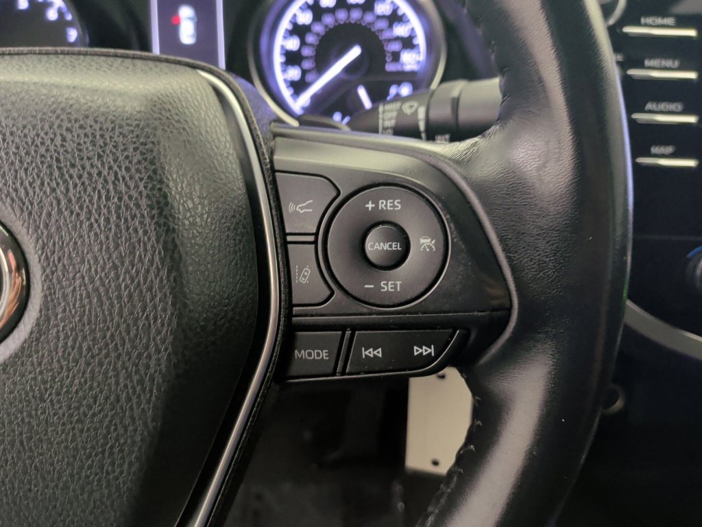 Used 2020 Toyota Camry SE FWD image 30