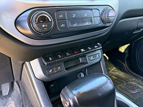 Used 2018 Chevrolet Colorado ZR2 image 19