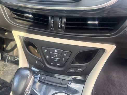 Used 2017 Buick Envision Essence FWD image 12
