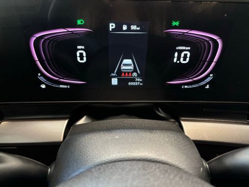 Used 2023 Kia Sportage EX image 3