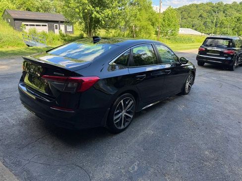 Used 2022 Honda Civic Touring image 4