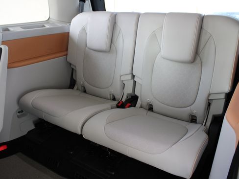 New 2025 Volkswagen ID. Buzz 1st Edition image 17