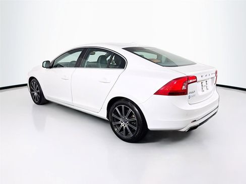 Used 2017 Volvo S60 T5 Inscription w/ Climate Package AWD/4WD image 5
