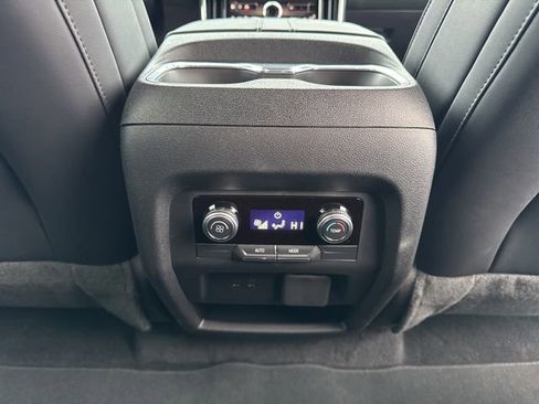 Used 2024 GMC Acadia Elevation image 25