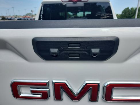 New 2026 GMC Sierra 1500 AT4 w/ AT4 Premium Package image 9