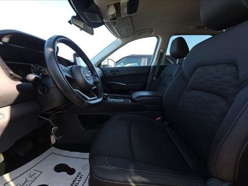 Used 2025 Nissan Pathfinder SV AWD/4WD image 26