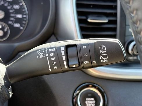 Used 2020 Kia Sorento S FWD image 16