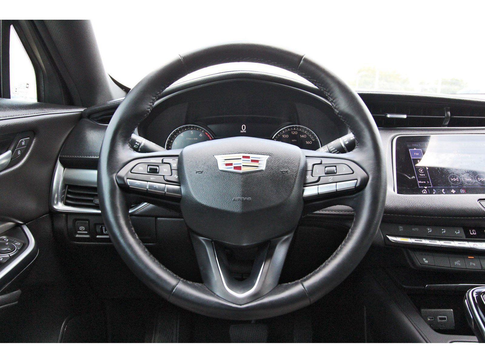 Used 2022 Cadillac XT4 Premium Luxury w/ Enhanced Visibility Package FWD image 15