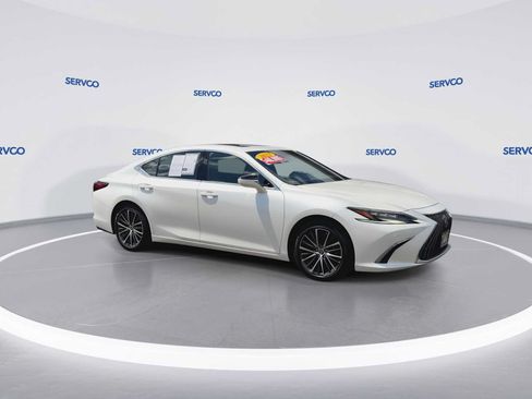 Used 2022 Lexus ES 350 w/ Luxury Package FWD image 2