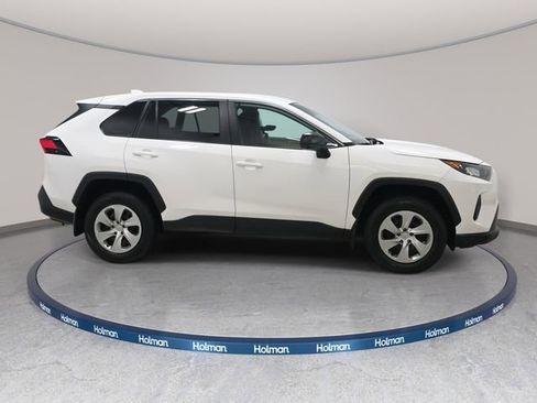 Certified 2022 Toyota RAV4 LE image 4