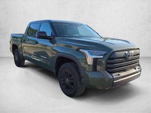Used 2022 Toyota Tundra SR5 w/ SR5 Convenience Package AWD/4WD image 3