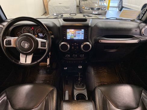 Used 2017 Jeep Wrangler Unlimited Rubicon image 10