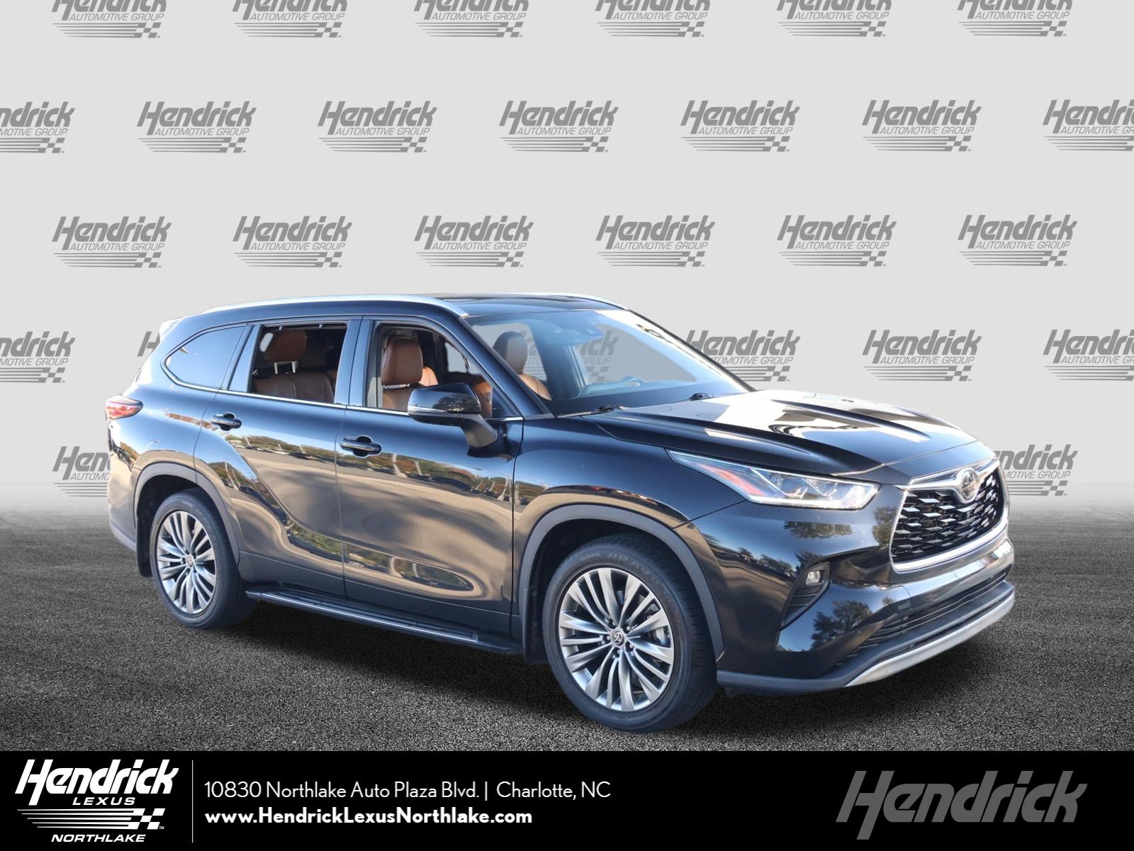 Used 2021 Toyota Highlander Platinum AWD/4WD image 1