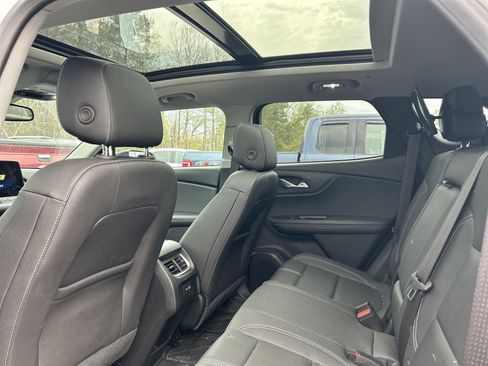Used 2024 Chevrolet Blazer LT w/ Midnight/Sport Edition AWD/4WD image 9