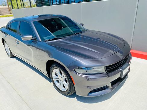 Used 2022 Dodge Charger SXT w/ Leather Interior Group RWD image 3