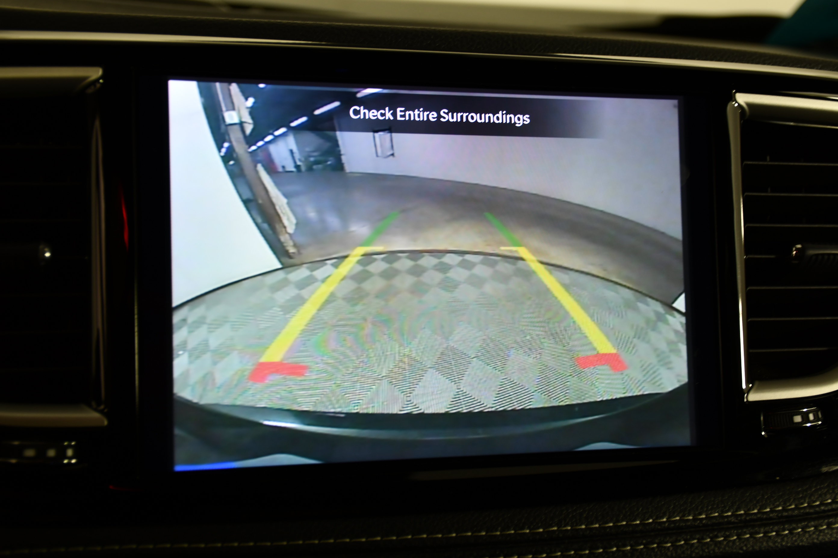 Used 2024 Chrysler Pacifica Limited FWD image 28