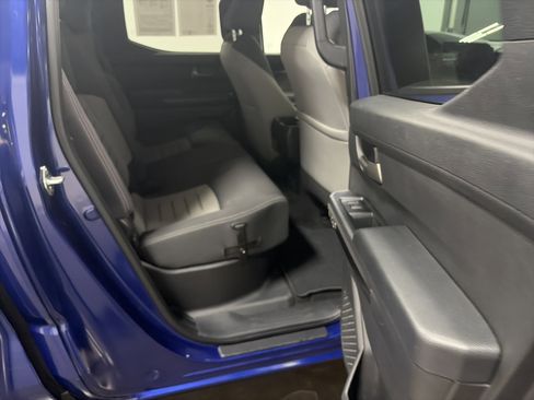 Used 2024 Toyota Tacoma TRD Off-Road image 29