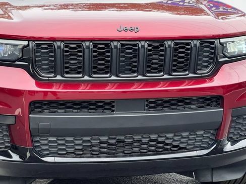 Used 2024 Jeep Grand Cherokee L Altitude AWD/4WD image 42