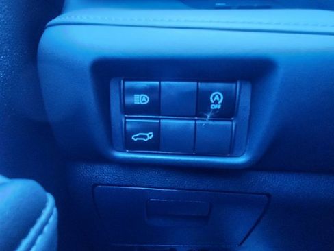 Used 2025 Toyota Highlander XLE image 36