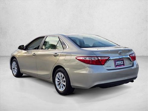 Used 2017 Toyota Camry LE FWD image 7