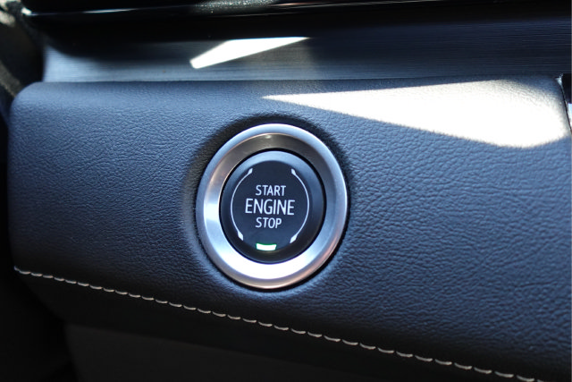 Used 2024 Cadillac Escalade Premium Luxury AWD/4WD image 47