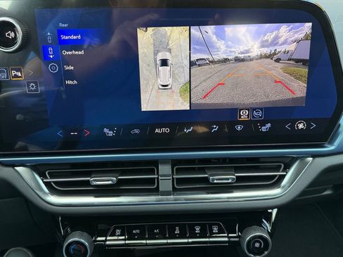 New 2026 Chevrolet Equinox EV LT image 19