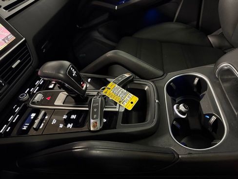 Used 2021 Porsche Cayenne Coupe image 14