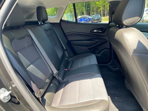 Used 2024 Chevrolet Trax LT w/ Driver Confidence Package image 24