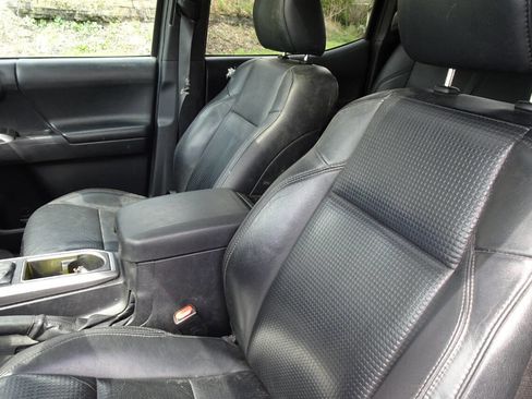 Used 2020 Toyota Tacoma Limited AWD/4WD image 20