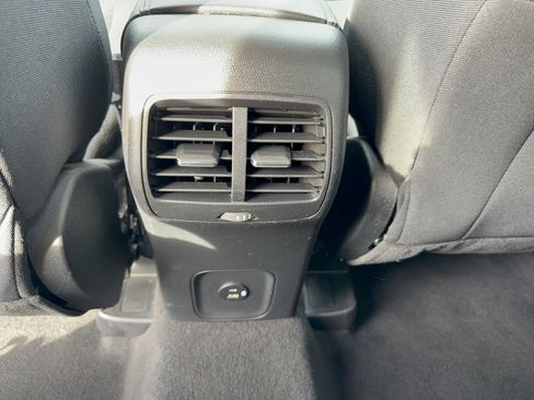 Certified 2020 Ford Escape SE image 32