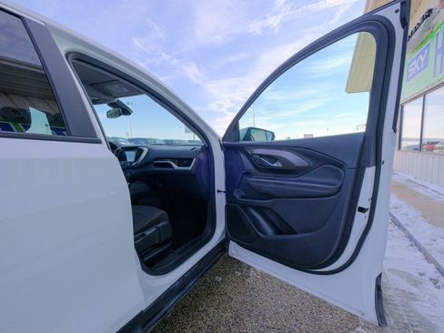 Used 2024 GMC Terrain SLE image 16