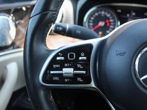 Used 2019 Mercedes-Benz E 300 image 17