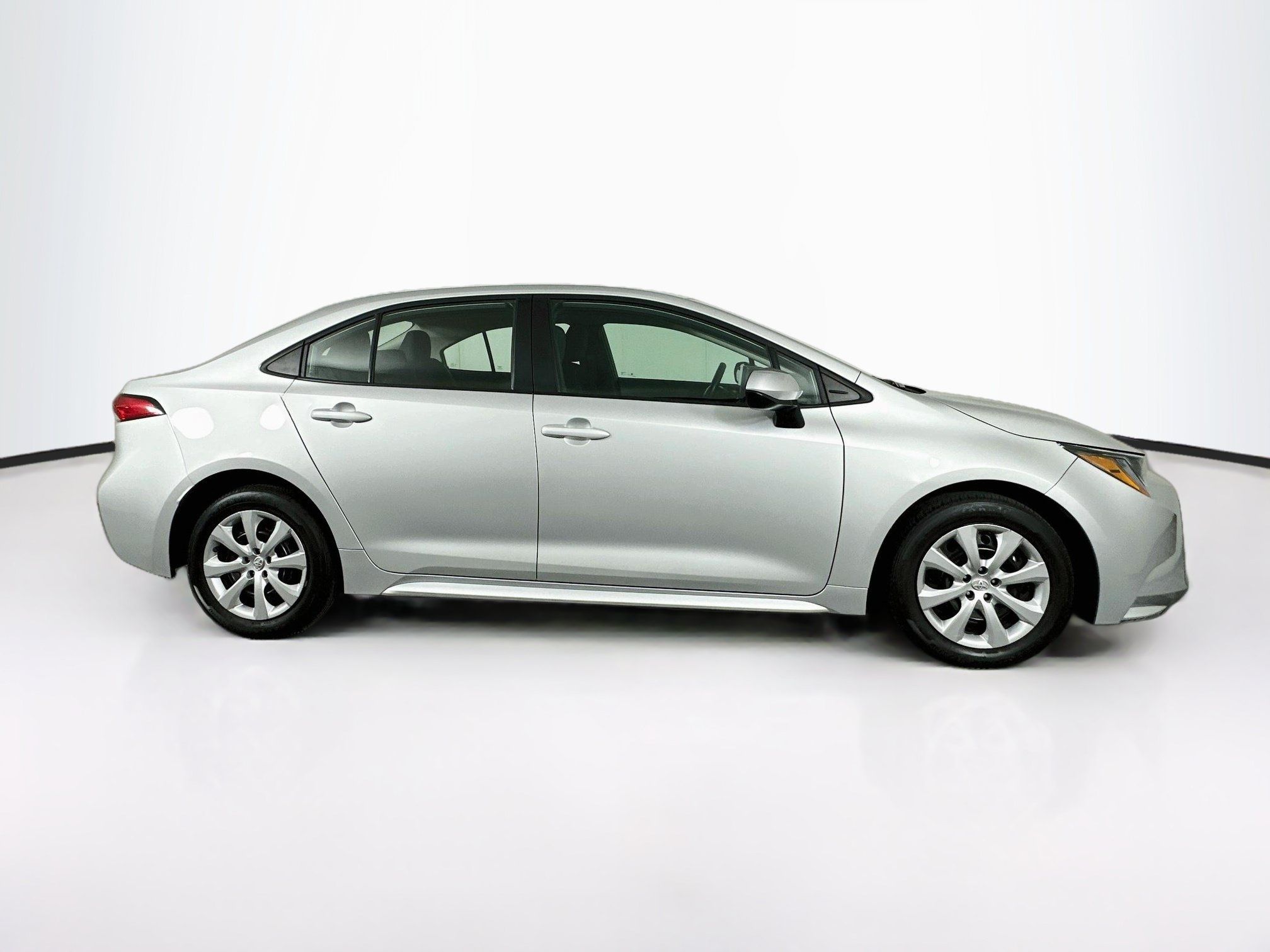 Used 2025 Toyota Corolla LE FWD image 10
