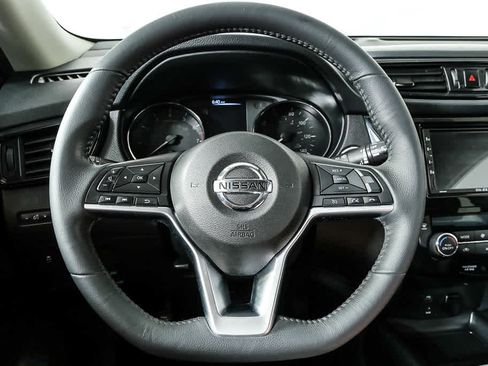 Used 2017 Nissan Rogue SV AWD/4WD image 9
