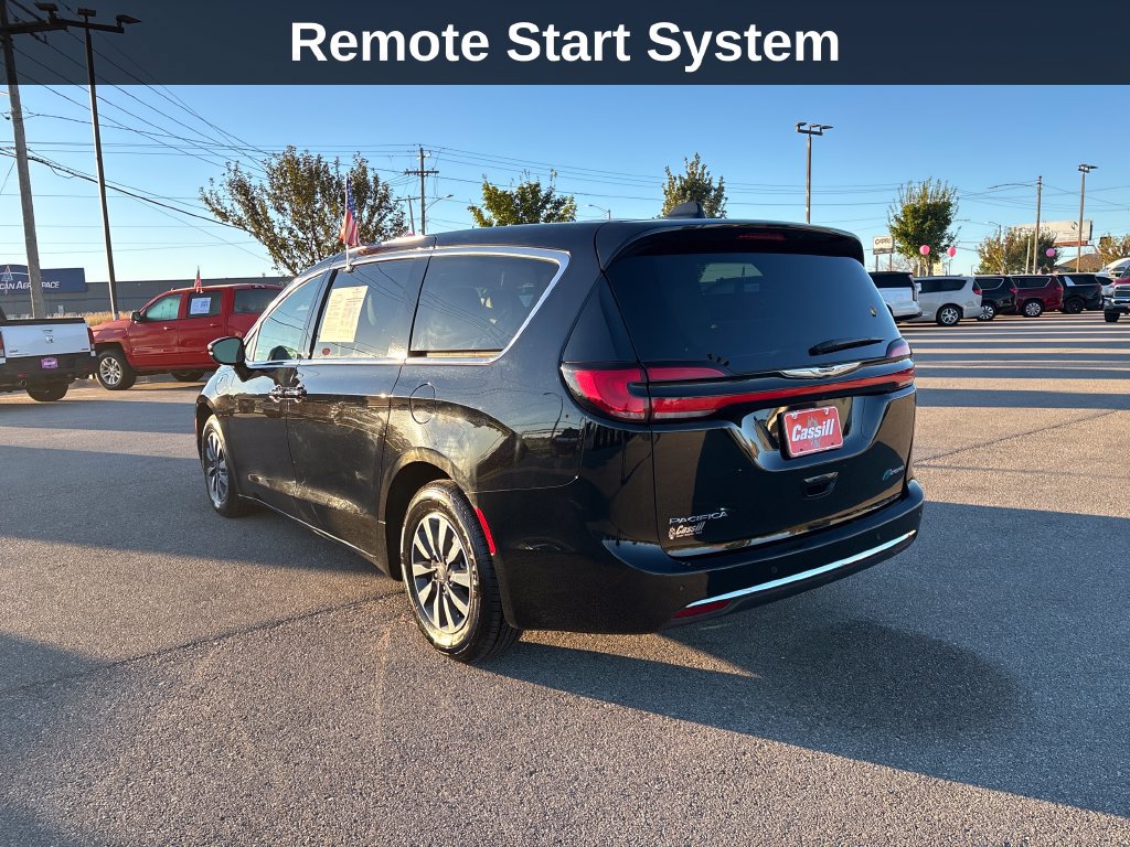 Used 2024 Chrysler Pacifica Limited FWD image 3