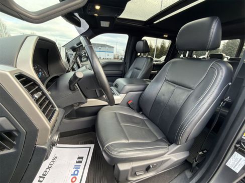 Used 2022 Ford F350 Lariat w/ Black Appearance Package image 19