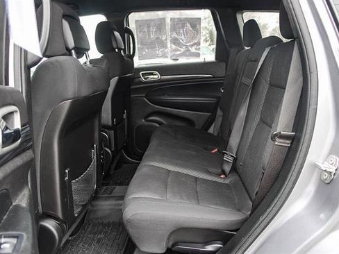 Used 2021 Jeep Grand Cherokee Laredo image 18