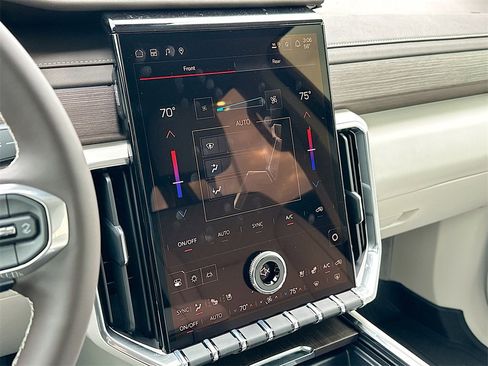 New 2026 GMC Acadia Denali w/ Super Cruise Package image 14