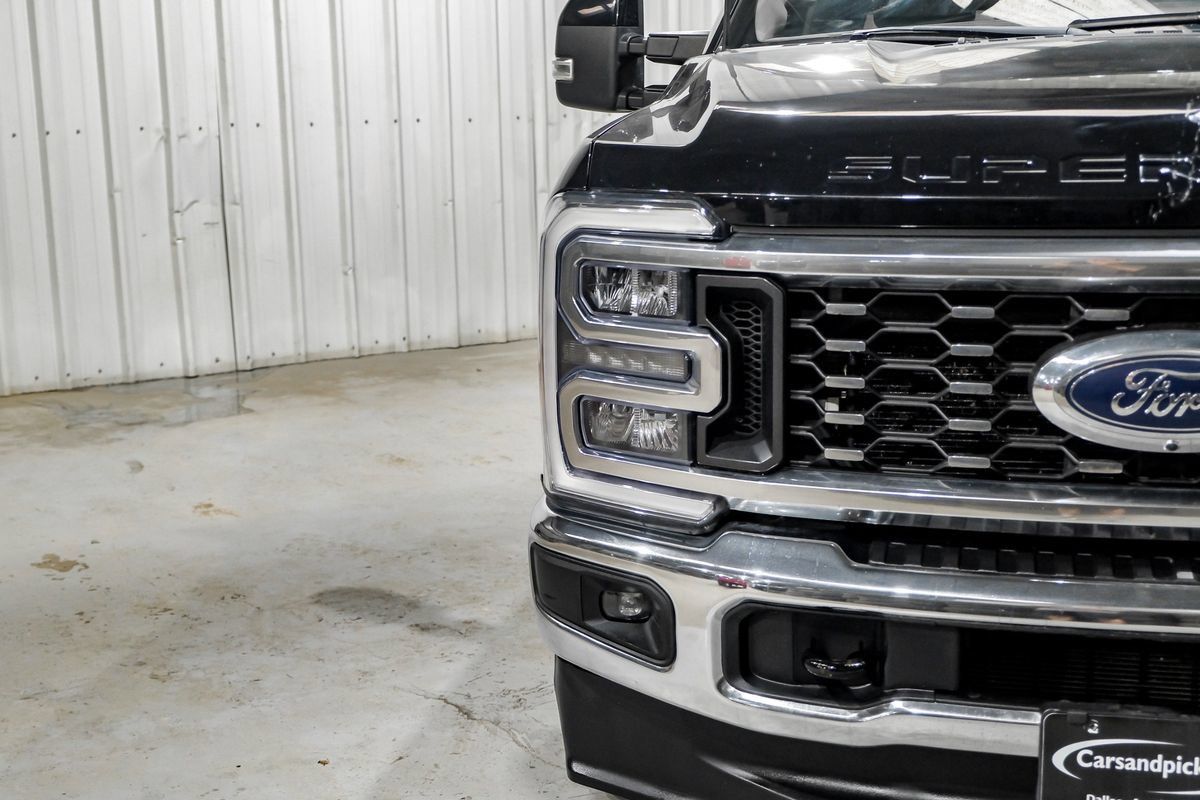 Used 2023 Ford F350 Lariat w/ FX4 Off-Road Package AWD/4WD image 47