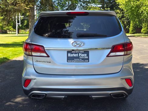 Used 2018 Hyundai Santa Fe SE FWD image 5