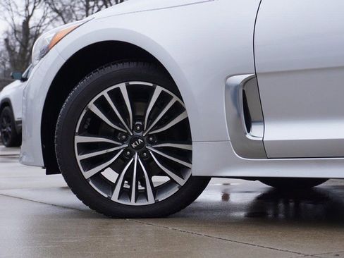 Used 2018 Kia Stinger Premium image 14