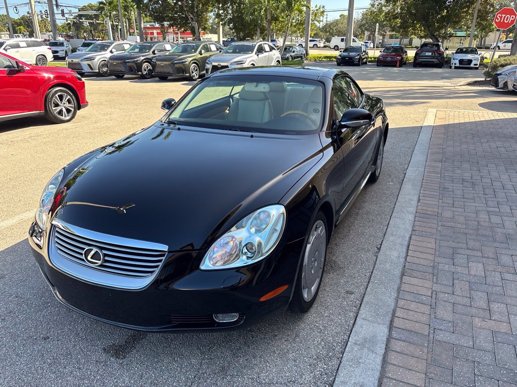 Used 2005 Lexus SC 430 Convertible RWD image 2