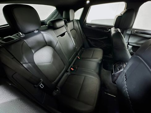 Used 2024 Porsche Macan image 28