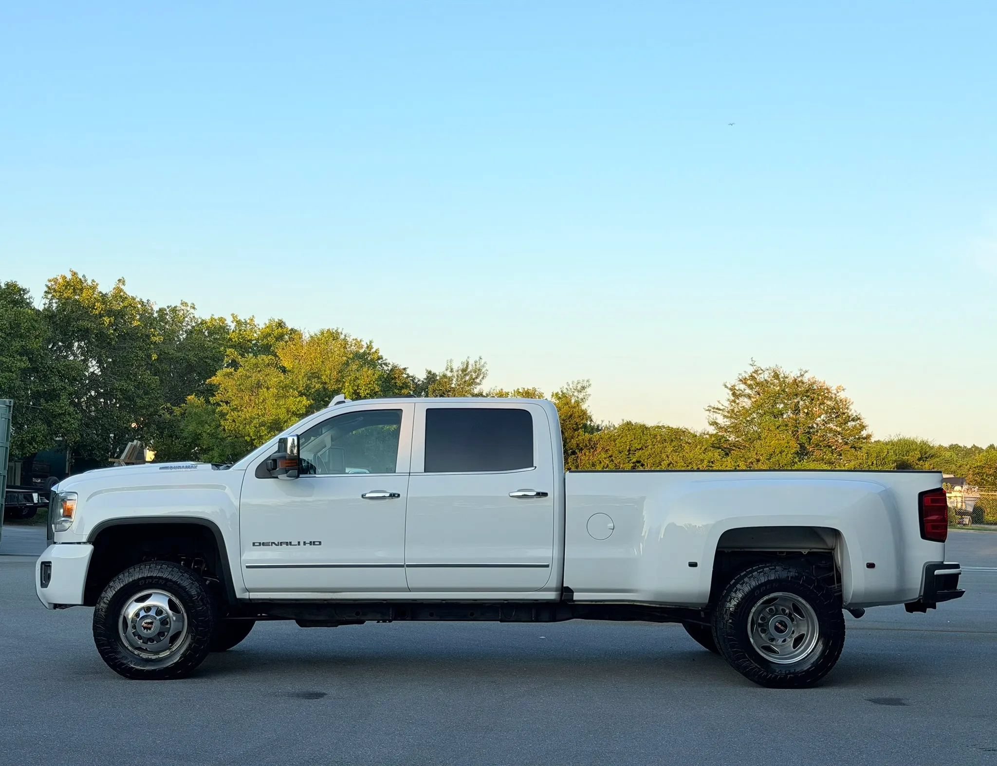 Used 2017 GMC Sierra 3500 Denali w/ Duramax Plus Package AWD/4WD image 6
