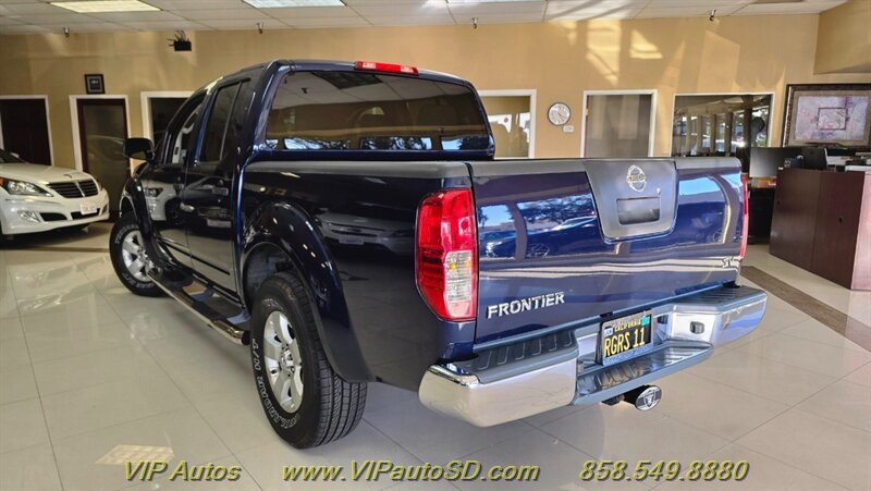 Used 2011 Nissan Frontier SV RWD image 3