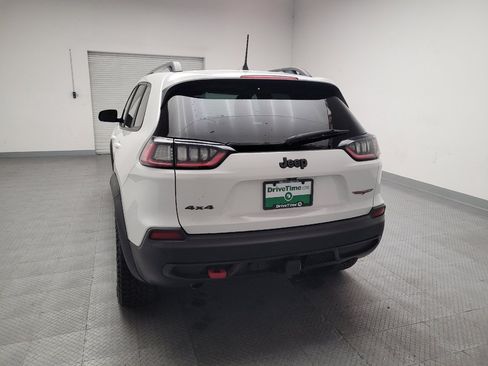 Used 2019 Jeep Cherokee Trailhawk AWD/4WD image 6