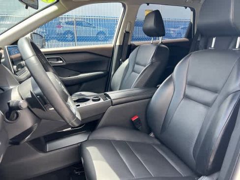 Used 2021 Nissan Rogue SV w/ Premium Package AWD/4WD image 12