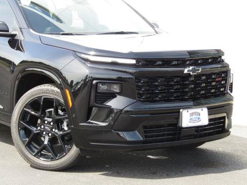 Used 2024 Chevrolet Traverse RS FWD image 7