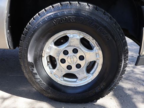 Used 2002 Chevrolet Silverado 1500 LS w/ Heavy Duty Suspension Pkg image 40